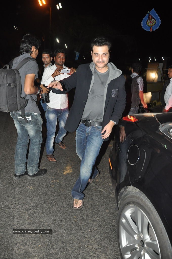 Hrithik Roshan Birthday Party - 19 / 75 photos