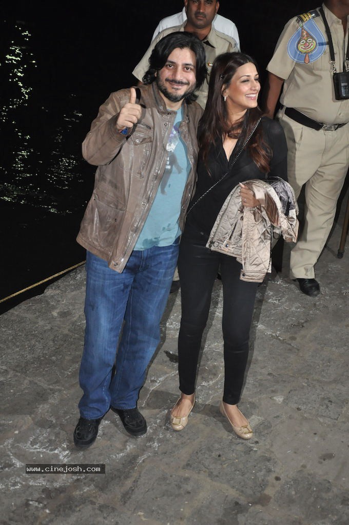 Hrithik Roshan Birthday Party - 20 / 75 photos