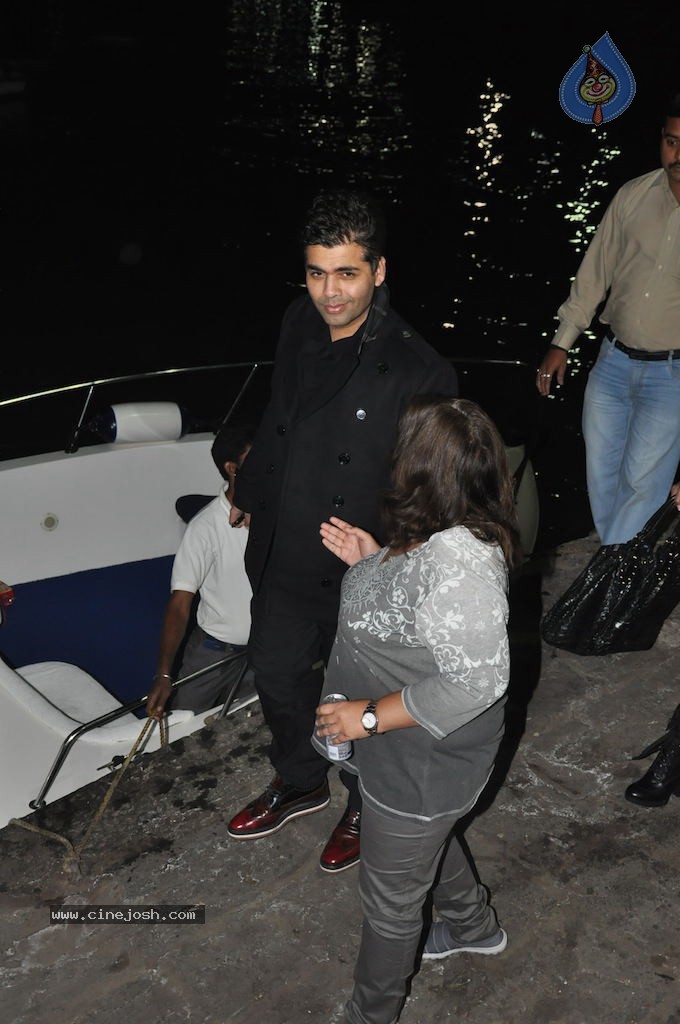 Hrithik Roshan Birthday Party - 22 / 75 photos