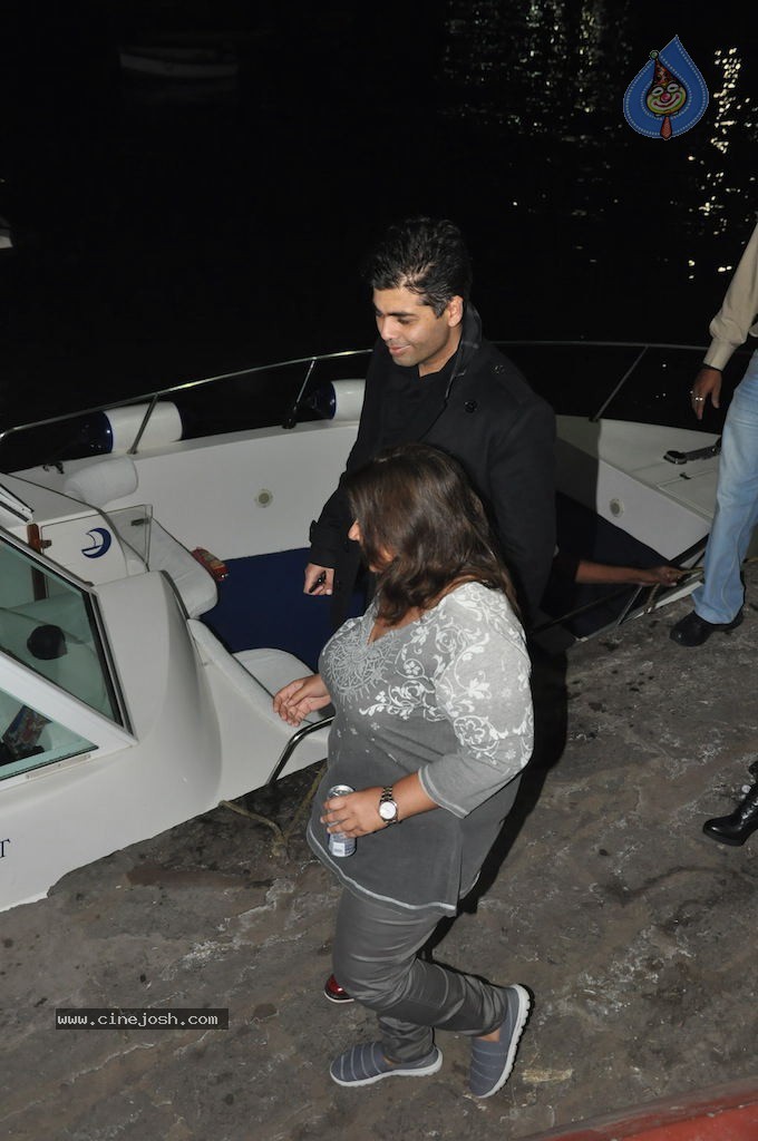 Hrithik Roshan Birthday Party - 27 / 75 photos