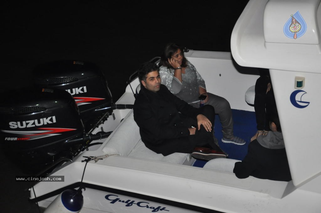 Hrithik Roshan Birthday Party - 40 / 75 photos