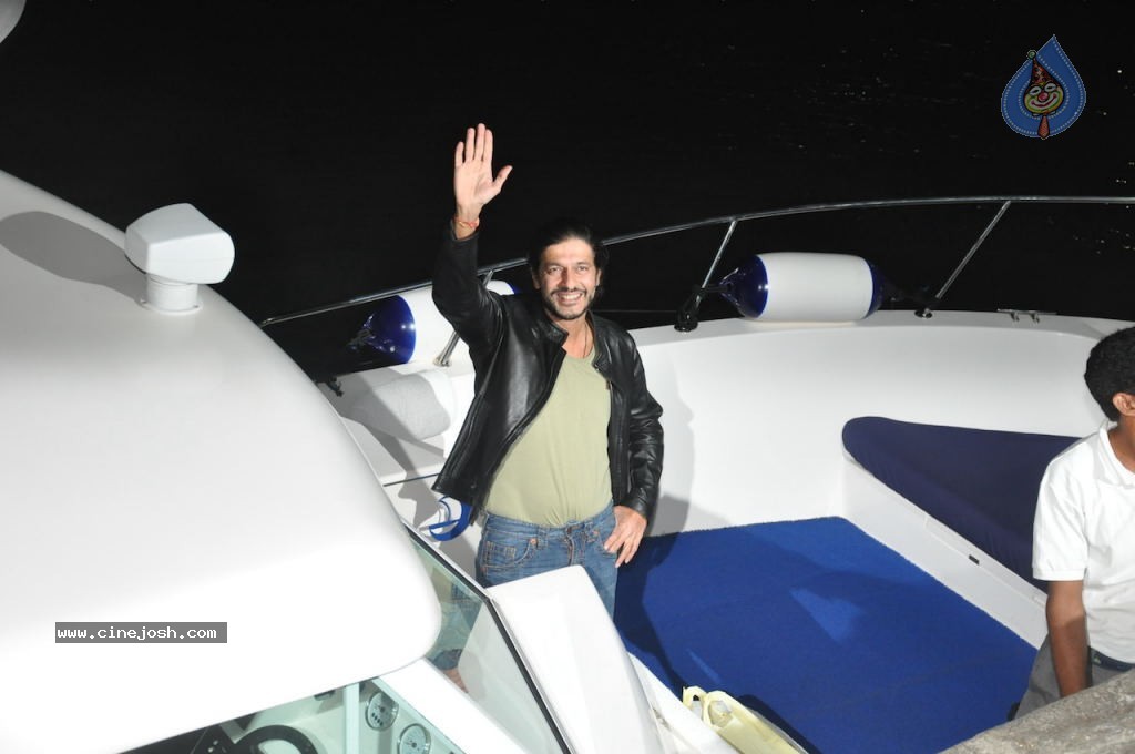 Hrithik Roshan Birthday Party - 45 / 75 photos