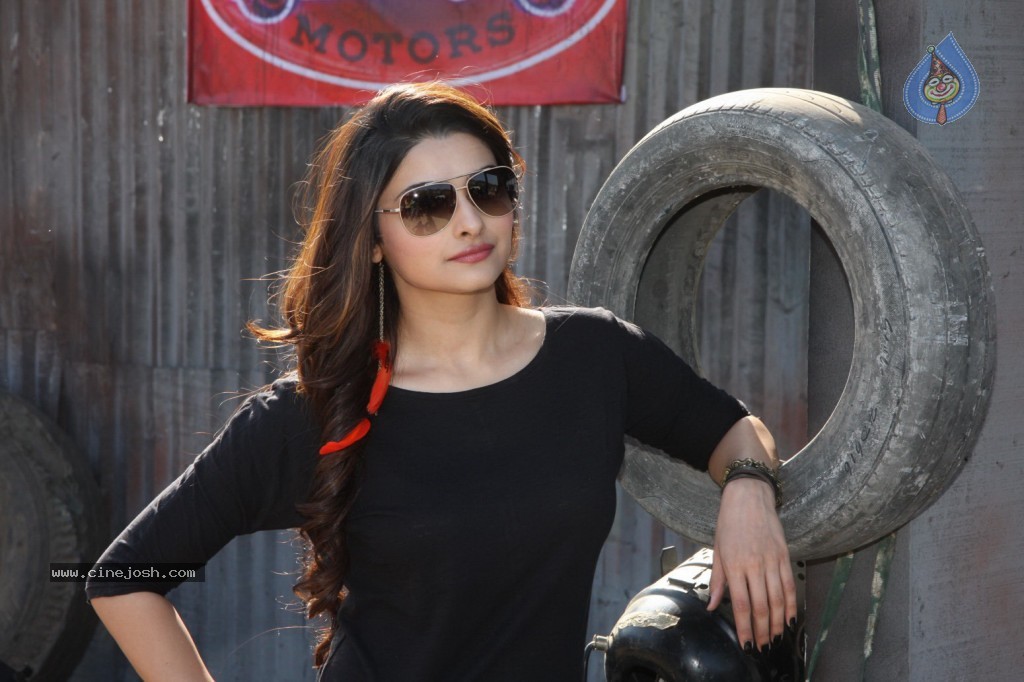 I Me Aur Main Movie Song Shooting Spot - 3 / 58 photos
