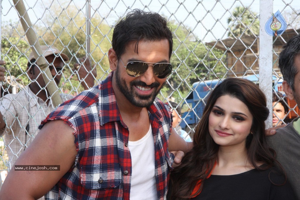I Me Aur Main Movie Song Shooting Spot - 22 / 58 photos