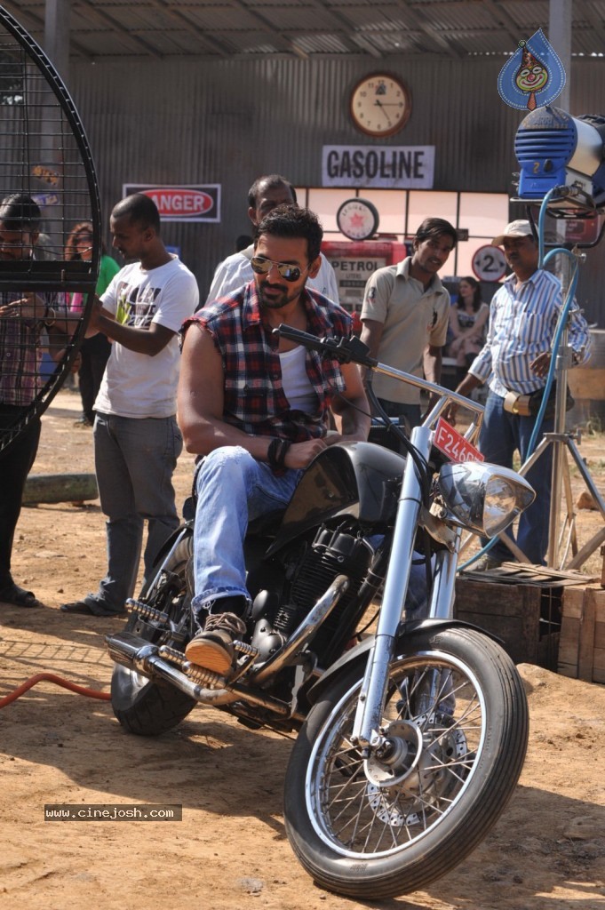 I Me Aur Main Movie Song Shooting Spot - 39 / 58 photos