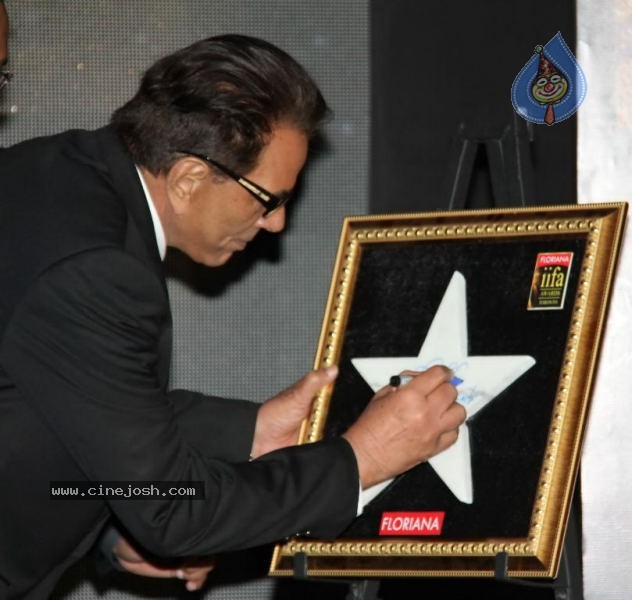 IIFA-2011 World Premiere Press Meet - 35 / 61 photos