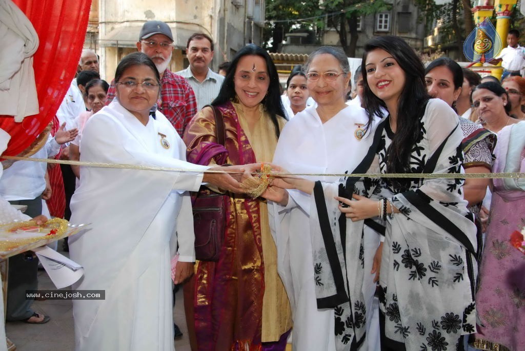 Ila Inaugurates Auspicious Display of Jyotirlinga - 7 / 29 photos