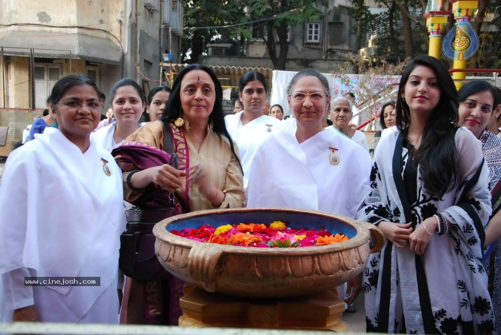 Ila Inaugurates Auspicious Display of Jyotirlinga - 14 / 29 photos