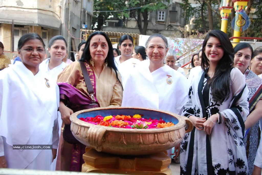 Ila Inaugurates Auspicious Display of Jyotirlinga - 17 / 29 photos