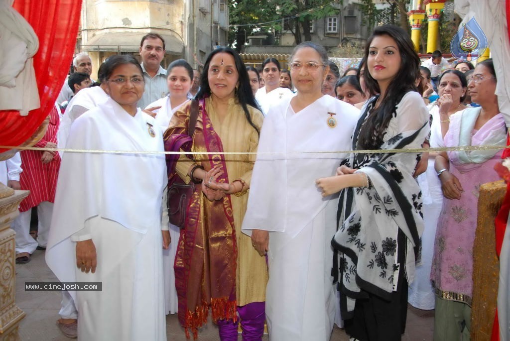 Ila Inaugurates Auspicious Display of Jyotirlinga - 18 / 29 photos