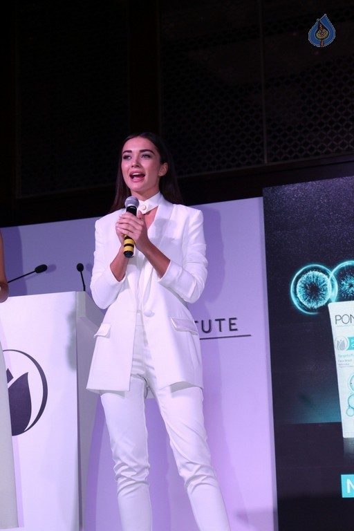 Ileana and Amy Jackson Ponds Institute new Products Launch - 23 / 33 photos