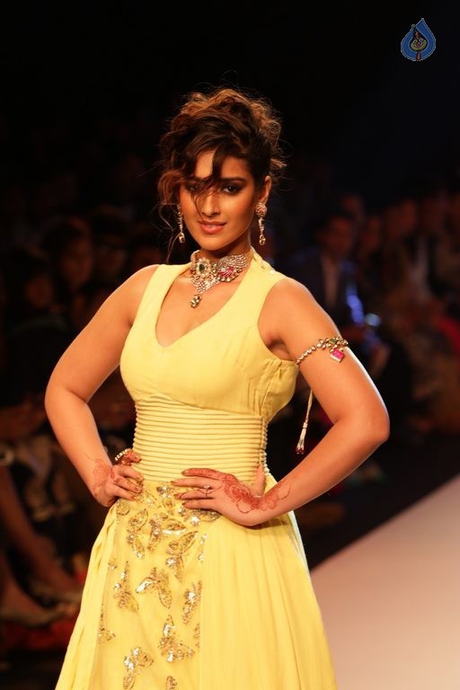 Ileana at IIJW 2015 Photos - 19 / 37 photos