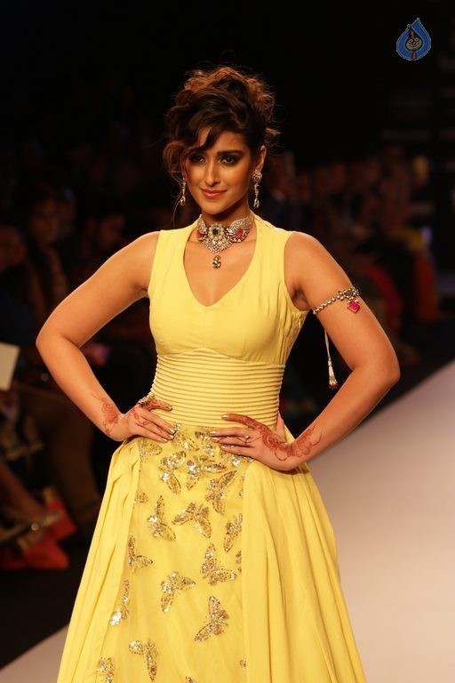 Ileana at IIJW 2015 Photos - 21 / 37 photos