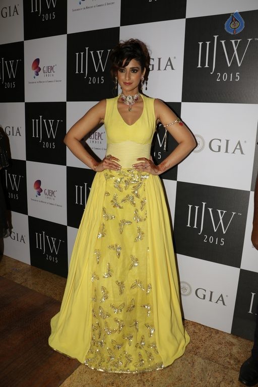 Ileana at IIJW 2015 Photos - 27 / 37 photos
