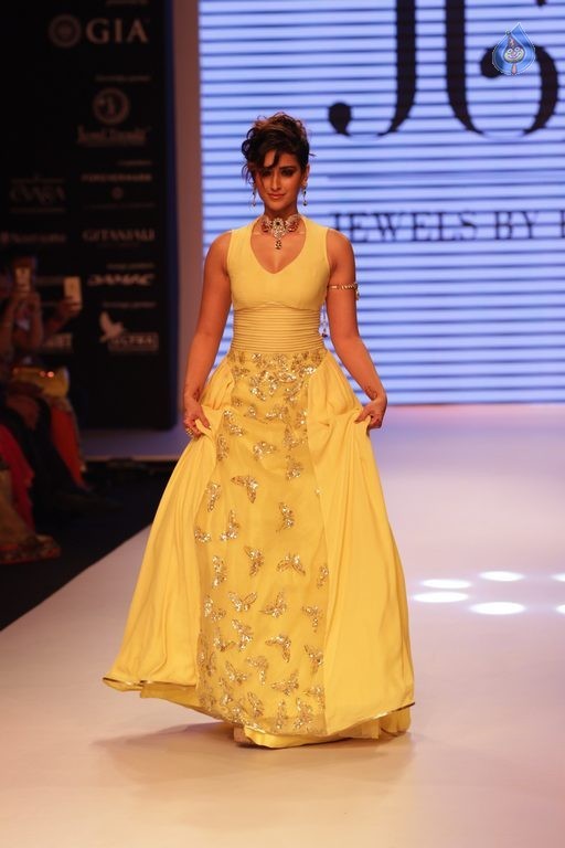 Ileana at IIJW 2015 Photos - 28 / 37 photos