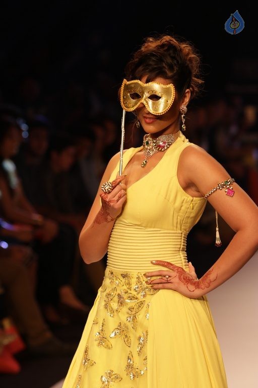 Ileana at IIJW 2015 Photos - 32 / 37 photos