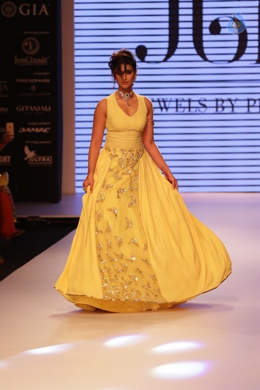 Ileana at IIJW 2015 Photos - 33 / 37 photos