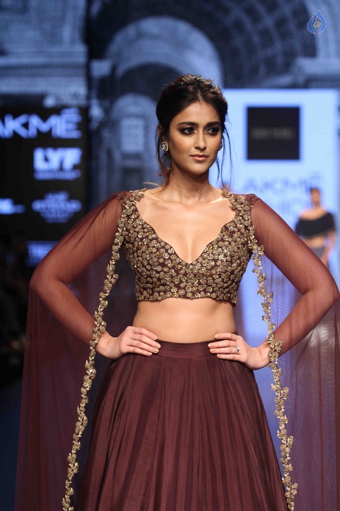 Ileana at LFW Winter Festive 2016 - 18 / 42 photos