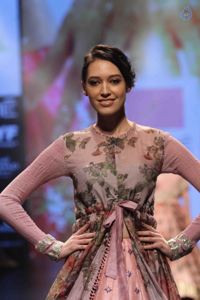 Ileana at LFW Winter Festive 2016 - 25 / 42 photos