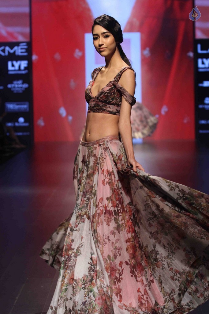Ileana at LFW Winter Festive 2016 - 36 / 42 photos