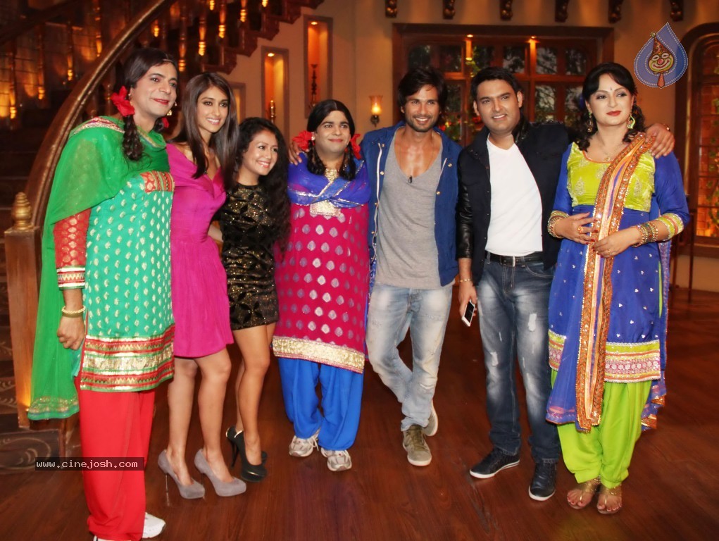 Ileana Promotes PPNH on Sets of Comedy Nights - 37 / 51 photos