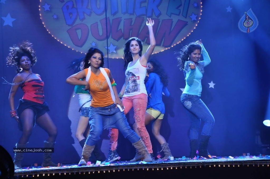 Imran and Katrina at Mere Brother Ki Dulhan Audio Launch - 2 / 36 photos
