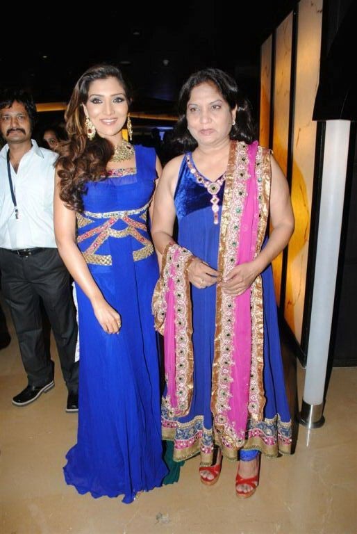 India Bridal Week Fashion Show at Hotel Sahara Star - 52 / 137 photos