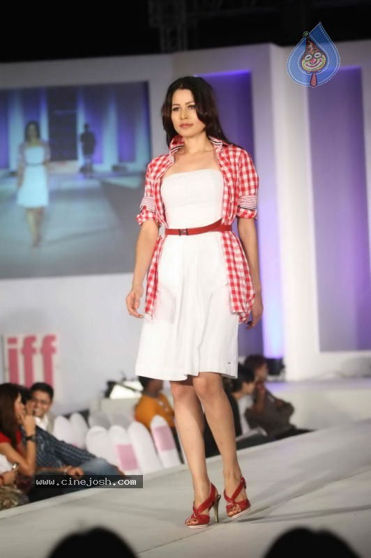 India Fashion Forum 2011 Fashion Show - 6 / 84 photos