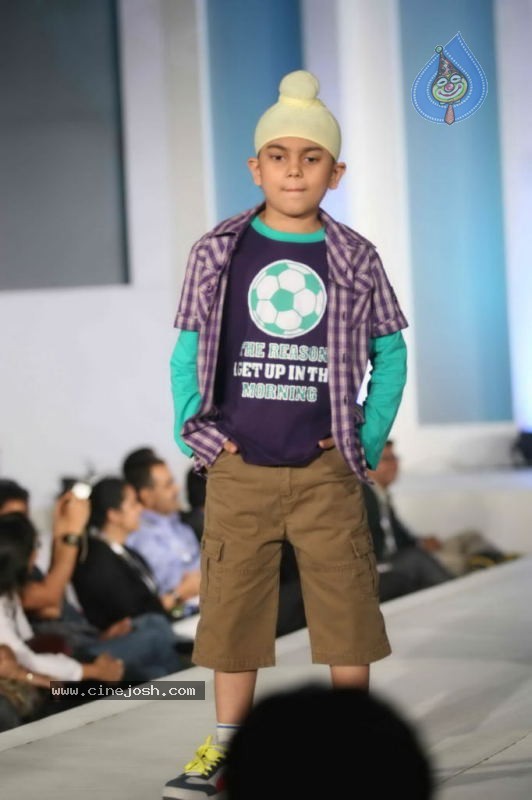 India Fashion Forum 2011 Fashion Show - 15 / 84 photos