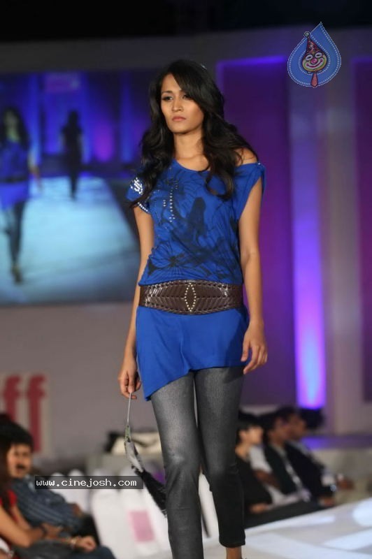 India Fashion Forum 2011 Fashion Show - 18 / 84 photos