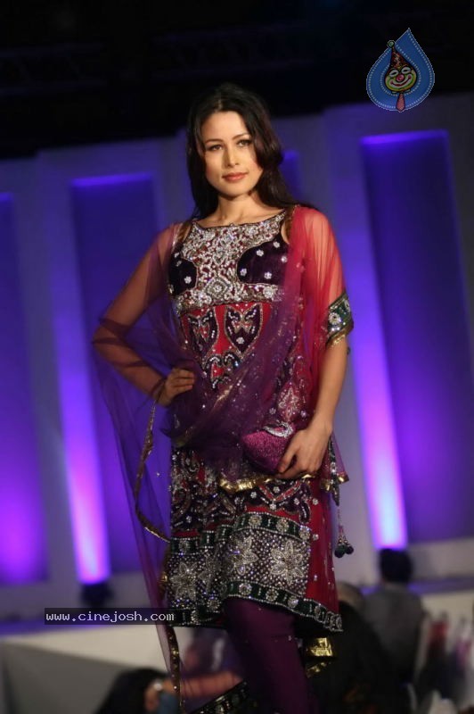 India Fashion Forum 2011 Fashion Show - 22 / 84 photos