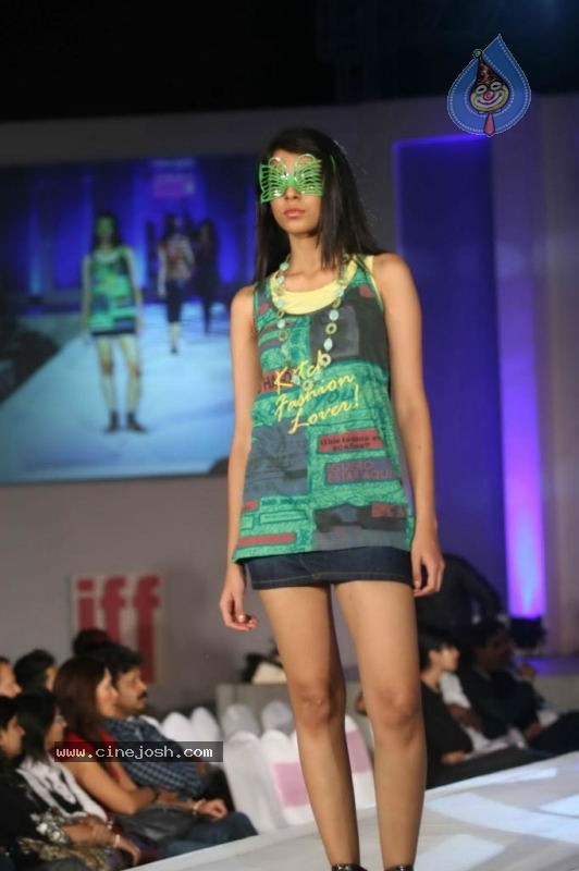 India Fashion Forum 2011 Fashion Show - 32 / 84 photos