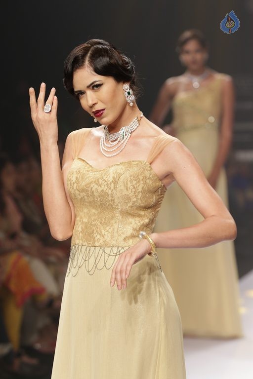 India International Jewellery Week 2015 Fashion Show - 32 / 84 photos