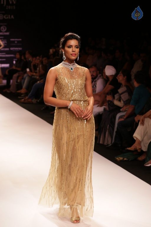 India International Jewellery Week 2015 Fashion Show - 57 / 84 photos