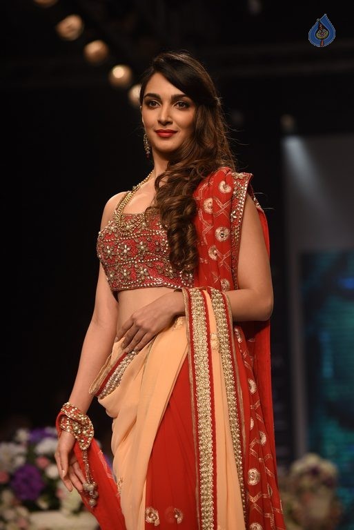 India International Jewellery Week 2015 Show  - 42 / 126 photos