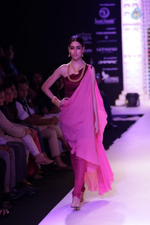 India International Jewellery Week 2015 Show  - 63 / 126 photos