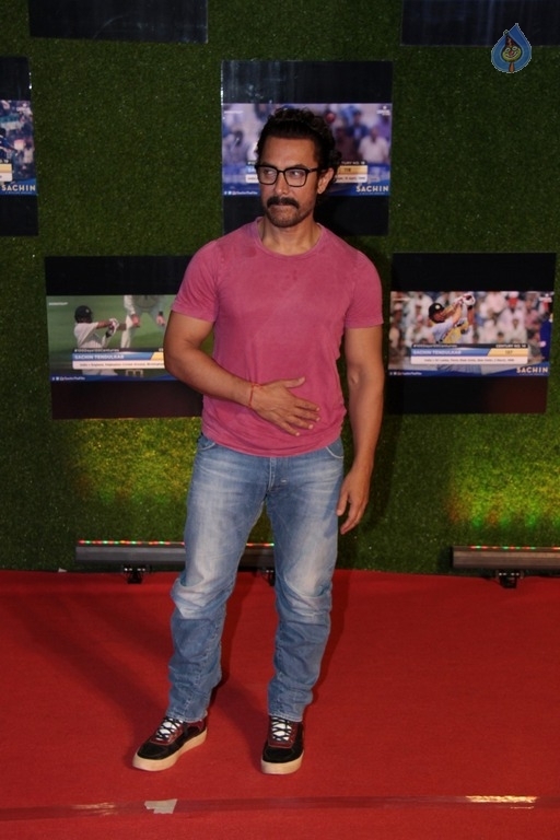 Indian Cricket Team at Special Screening Of Film Sachin A Billion Dreams - 16 / 82 photos