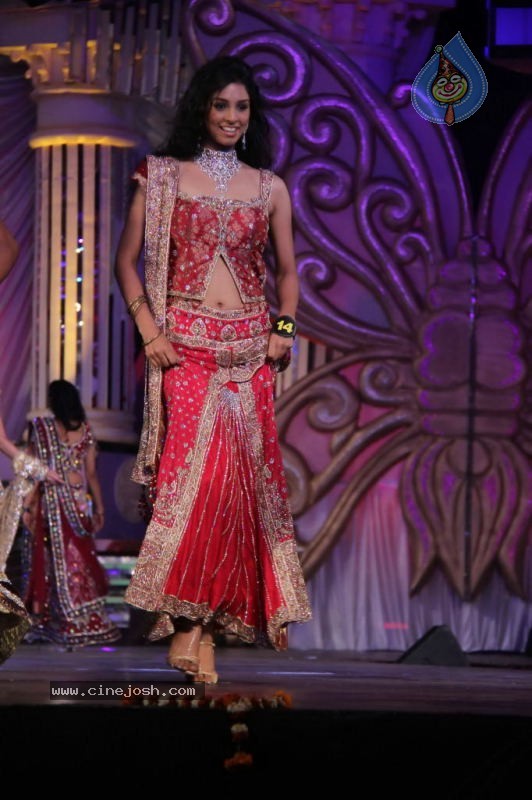 Indian Princess 2011 Grand Finale Event - 55 / 80 photos