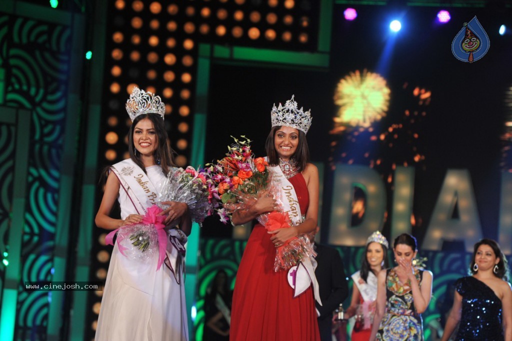 Indian Princess 2013 Grand Finale Event - 16 / 42 photos