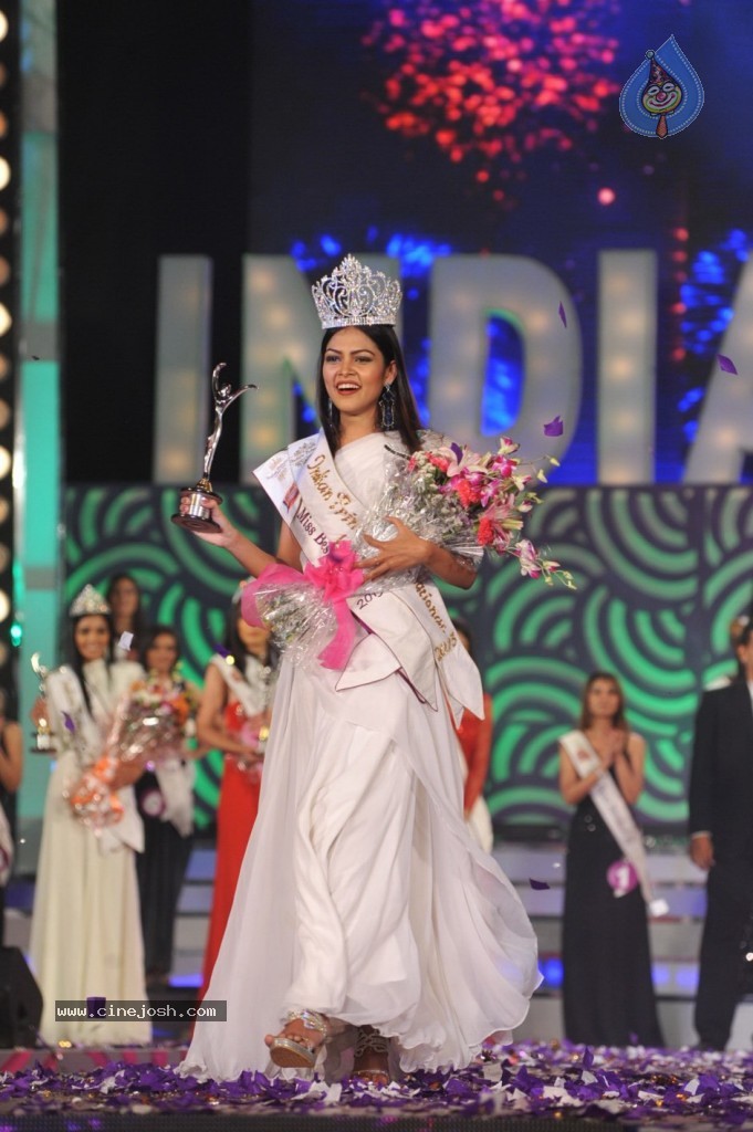 Indian Princess 2013 Grand Finale Event - 23 / 42 photos