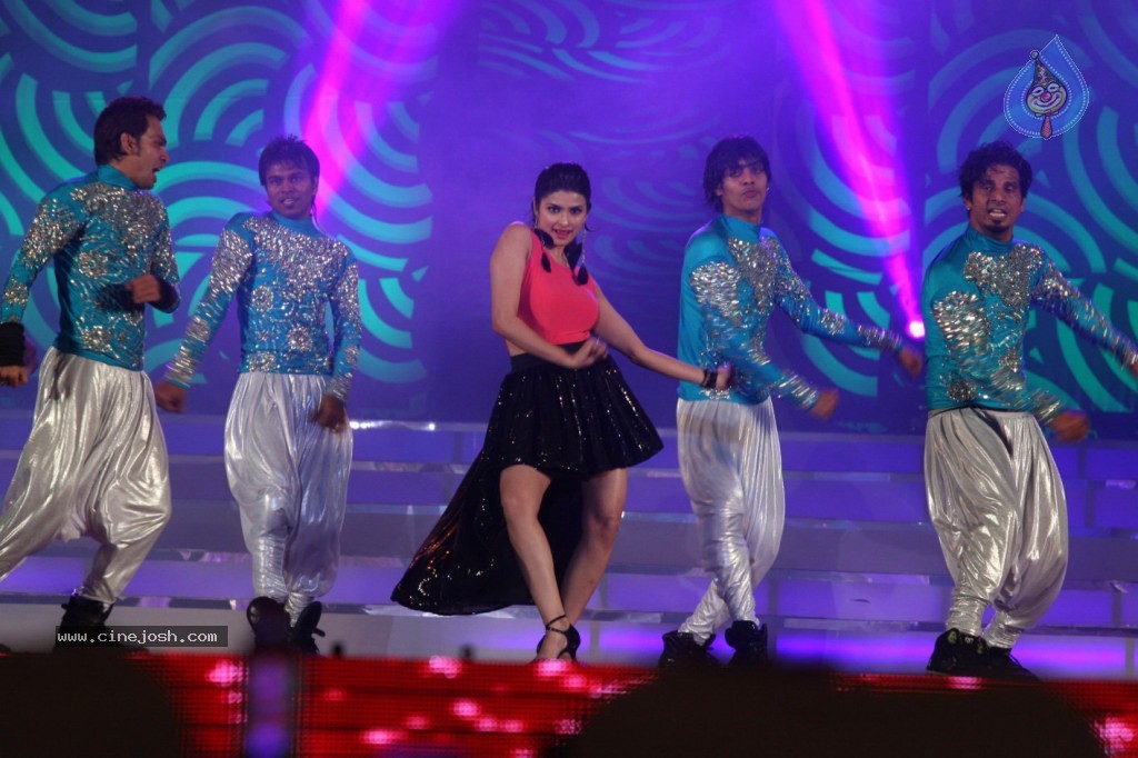 Indian Princess 2013 Grand Finale Event - 30 / 42 photos