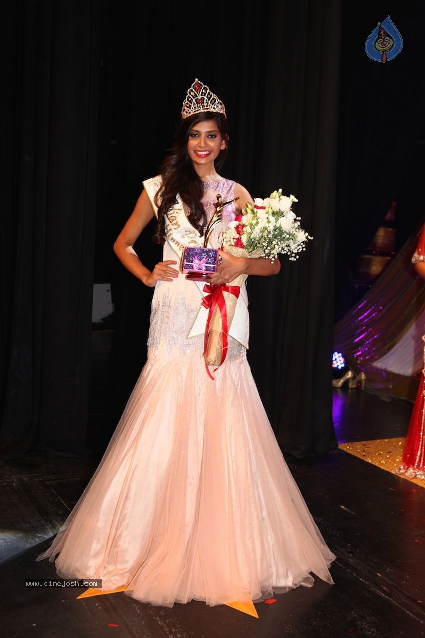 Indian Princess 2015 Grand Finale - 15 / 32 photos