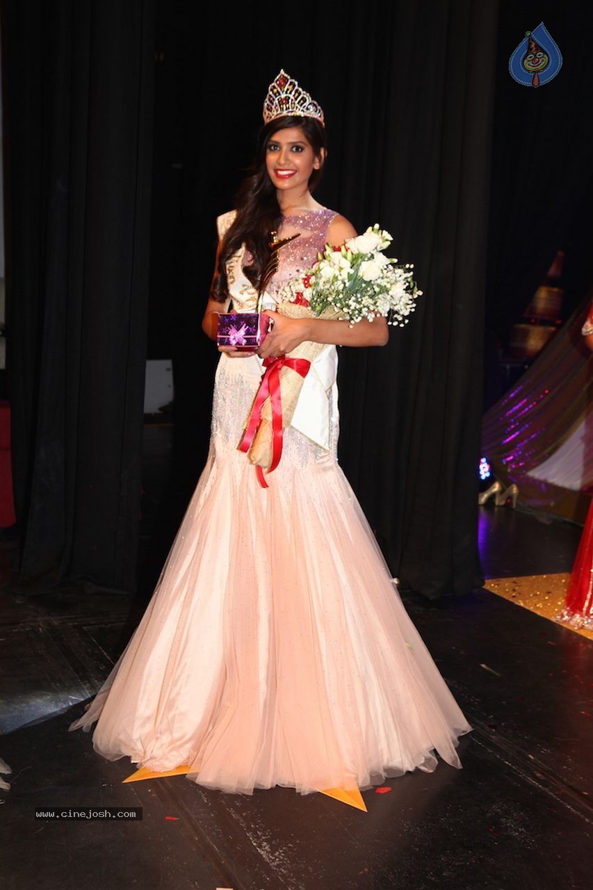 Indian Princess 2015 Grand Finale - 26 / 32 photos