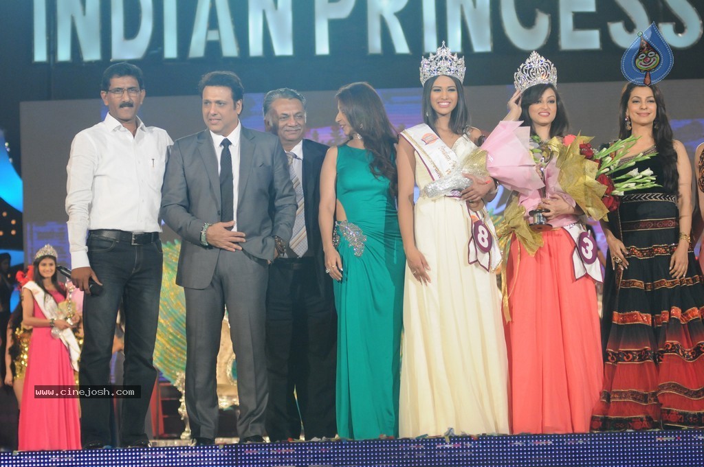Indian Princess Fashion Show 2014 - 21 / 67 photos