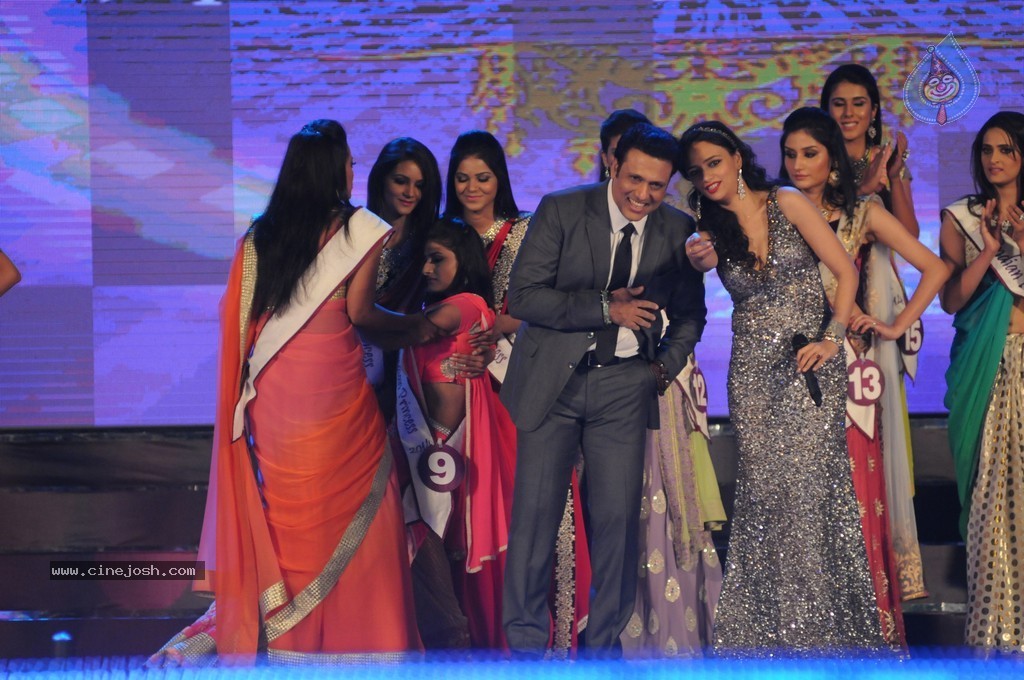 Indian Princess Fashion Show 2014 - 46 / 67 photos