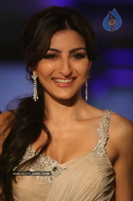 Indian Princess Fashion Show Photos - 69 / 77 photos