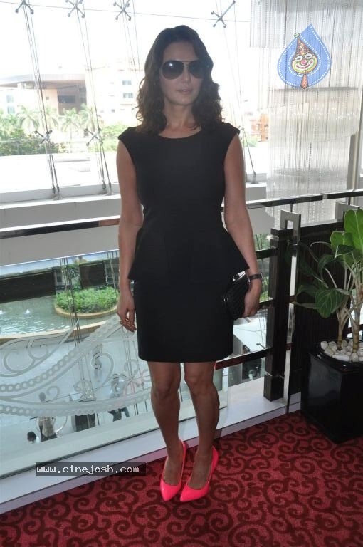 Ishkq in Paris Music Launch - 45 / 54 photos