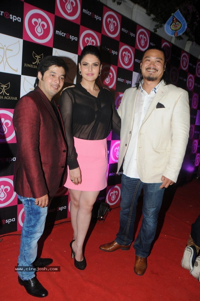 Jacqueline n Zarine Khan at Microspa Launch - 11 / 73 photos