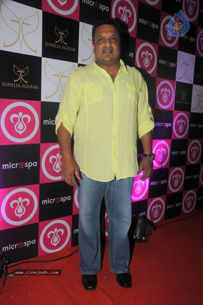Jacqueline n Zarine Khan at Microspa Launch - 58 / 73 photos