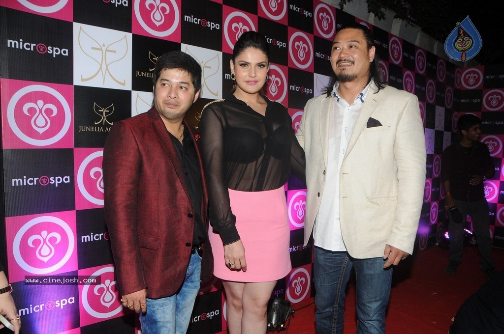 Jacqueline n Zarine Khan at Microspa Launch - 70 / 73 photos